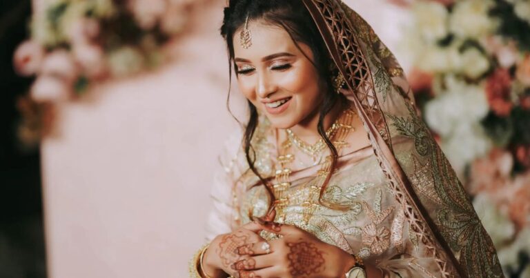 How to Capture Perfect Wedding Moments